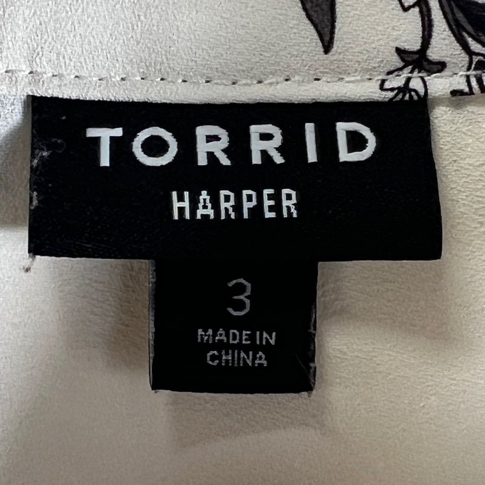 Torrid Harper Georgette White and Black Floral Blouse 0667 - Picture 4 of 8